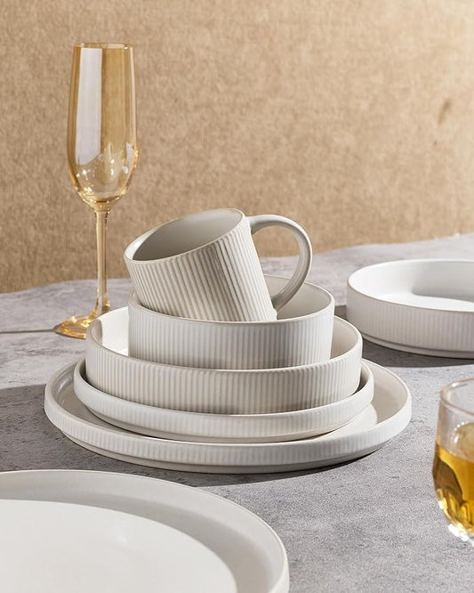 Famiware Star Dinnerware Set with Mugs, Service for 4 (16pcs), Ribbed Stoneware Plates and Bowls Dishes Sets - Chip & Scratch Resistant, Microwave & Dishwasher Safe, Matte White