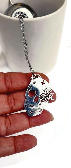 Skull Tea Infuser Strainer Metal Ball - Spooky Home Decor, Goth Themed Gifts