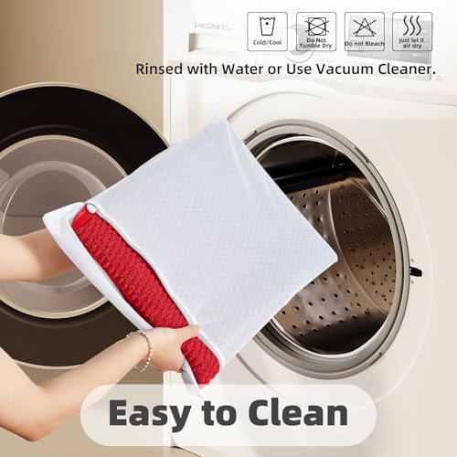 TYUU Christmas Bathroom Rugs Non Slip Washable, Super Absorbent Thin Bath Mat Quick Dry Low Pile Bathroom Rug, Red 20"x48"