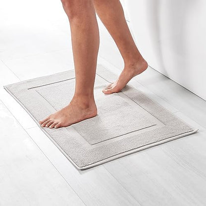 Amazon Basics Banded Bathroom Bath Rug Mat, 100% Cotton, 31 x 20 inches, Soft Silver