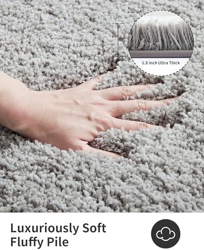 ILANGO Grey Bathroom Rugs 24" × 17" Small Non Slip & Super Absorbent Extra Thick Soft, Washable Bath Mat for Floor, Microfiber Plush Shaggy Bath Rug with Rubber for Bathtub Shower Room Sink