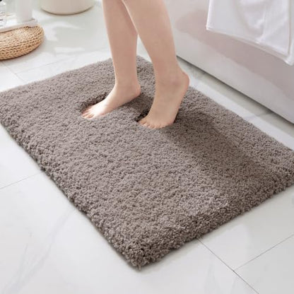 ILANGO Camel Bathroom Rugs 24" × 17" Small Non Slip & Super Absorbent Extra Thick Soft, Washable Bath Mat for Floor, Microfiber Plush Shaggy Bath Rug with Tub for Bathtub Shower Room Sink