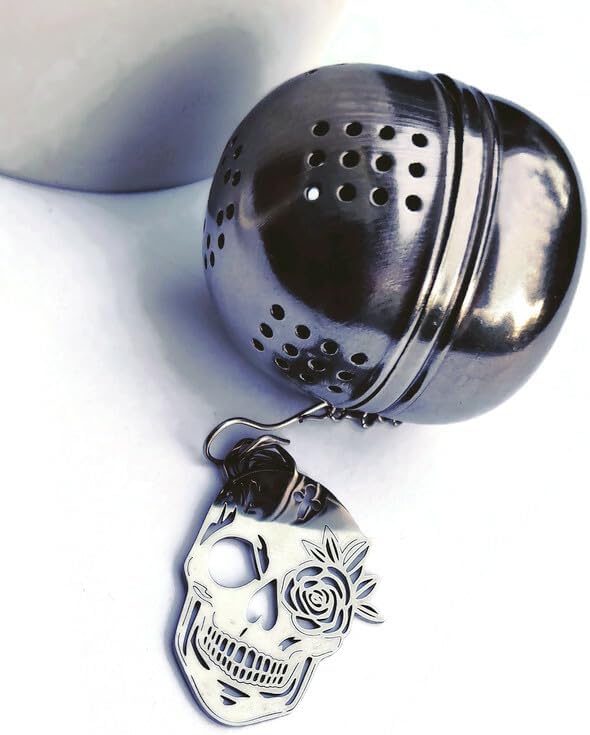 Skull Tea Infuser Strainer Metal Ball - Spooky Home Decor, Goth Themed Gifts