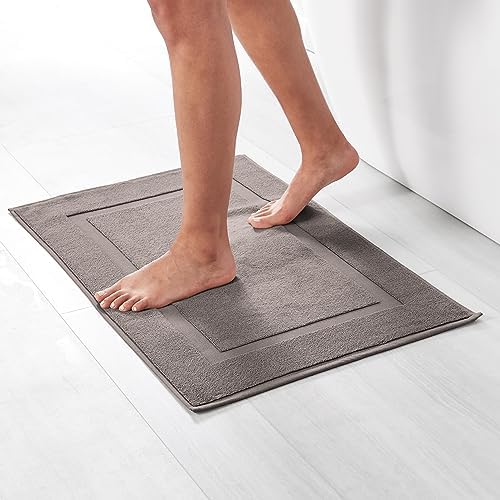 Amazon Basics Banded Bathroom Bath Rug Mat, Machine Washable, 100% Cotton, 31" x 20", Light Gray (Pack of 2)