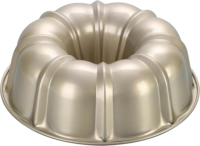 P&P CHEF 10 Inch Light Gold Non-stick Cake Pan, Carbon Steel Fluted Tube Round Baking Pan for Pound Cake, 10-Cup Large Capacity Bakeware, Healthy & Heavy Duty, 1 Piece