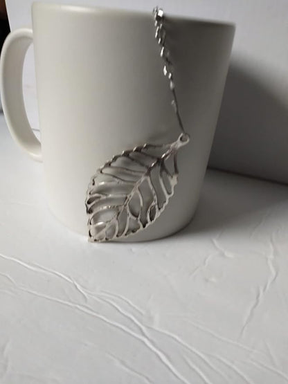 Leaf Shaped Tea Infuser Ball for Brewing Loose Herbal Teas