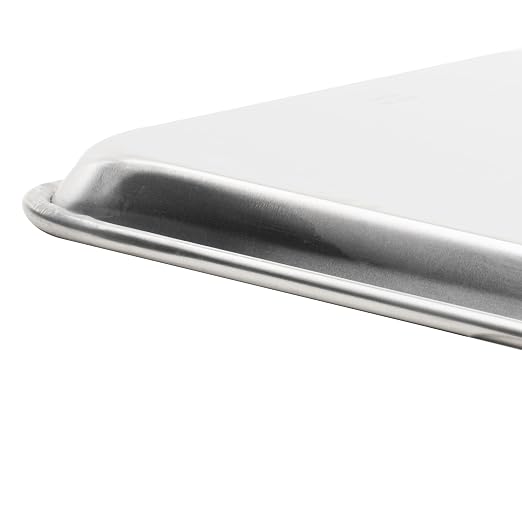 Winco Commercial-Grade Aluminum Sheet Pan, 20 Gauge, 1/2 Size