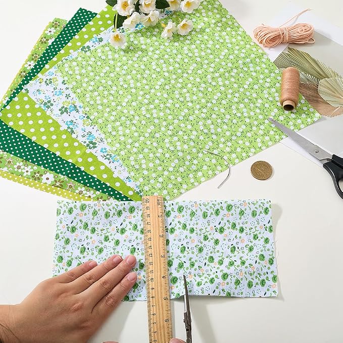 7Pcs Green Patchwork Squares Fabric Flower Polka Dot Print Soft Cotton Square Fabrics Floral Printed Vintage Cloth Bundle for Sewing Making Clothing Dress Decor Scrapbooking Diy Craft Supply