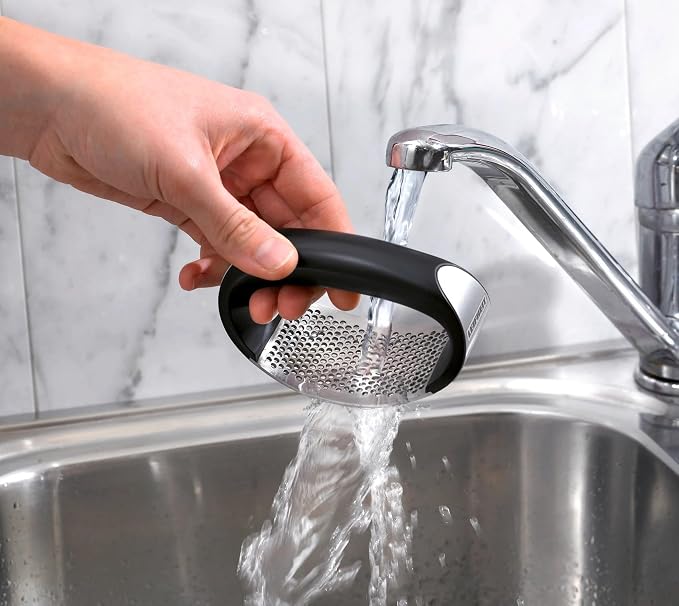 Leifheit Garlic-King Proline Garlic Press Rocker, Time Saving, Durable Strong Mincer Tool - Easy to Use & Clean Crusher, Dishwasher Safe, Kitchen Gadget Smasher, Black/Silver