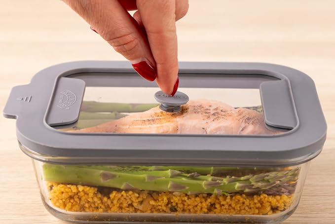 Kilner Fresh Storage 0.63 Litre Airtight Glass Container Durable Leakproof Lid with Vacuum Seal for Food Storage Leftovers Snacks Meal Prep Batch Cooking