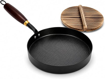 Calmabode 9.5” Hand-Hammered Carbon Steel Pan with Wooden Lid | Nitrided carbon steel, flat bottom, detachable wood handle, ideal for eggs, steak, searing, sautéing and daily cooking