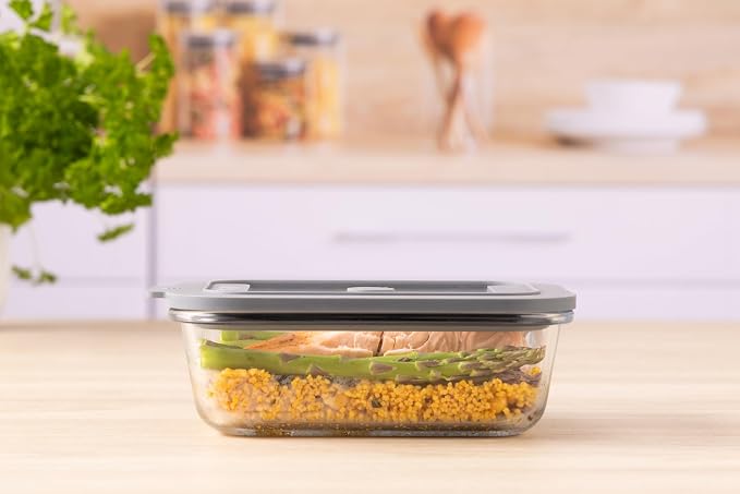 Kilner Fresh Storage 0.63 Litre Airtight Glass Container Durable Leakproof Lid with Vacuum Seal for Food Storage Leftovers Snacks Meal Prep Batch Cooking