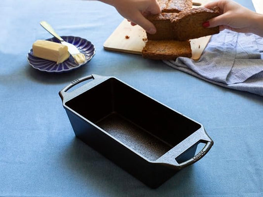 Lodge Seasoned Cast Iron Loaf Pan 8.5 Inches - Pre-Seasoned Rectangular Cast Iron Bakeware- Even Browning Bread Pan with Easy-Release Finish - PFAS-Free Non-Toxic Cookware