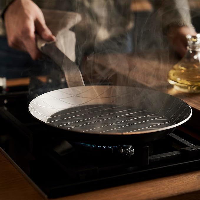 ZWILLING Forged 9.5-Inch Carbon Steel Frying Pan, PFAS-Free Pre-Seasoned Frying Pan, Induction Compatible Skillet, Oven Safe Carbon Steel Cookware