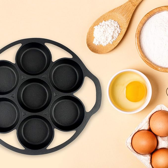 YOLOPLUS+ Pre-seasoned Cast Iron Muffin Pan with Heat Resistant Gloves，11.2 Inch 7 Cups Biscuit Pan with Handle for Biscuits, Cupcake,Muffins, and Scones