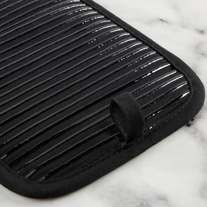 KitchenAid Quilted Cotton Terry Cloth Oven Mitt, Pot Holder, Kitchen Towel 4-Pack Set, Heat Resistant, Silicone Grip, Gift Set, Matte Black, 16"x26", 7"x13" & 7"x10"