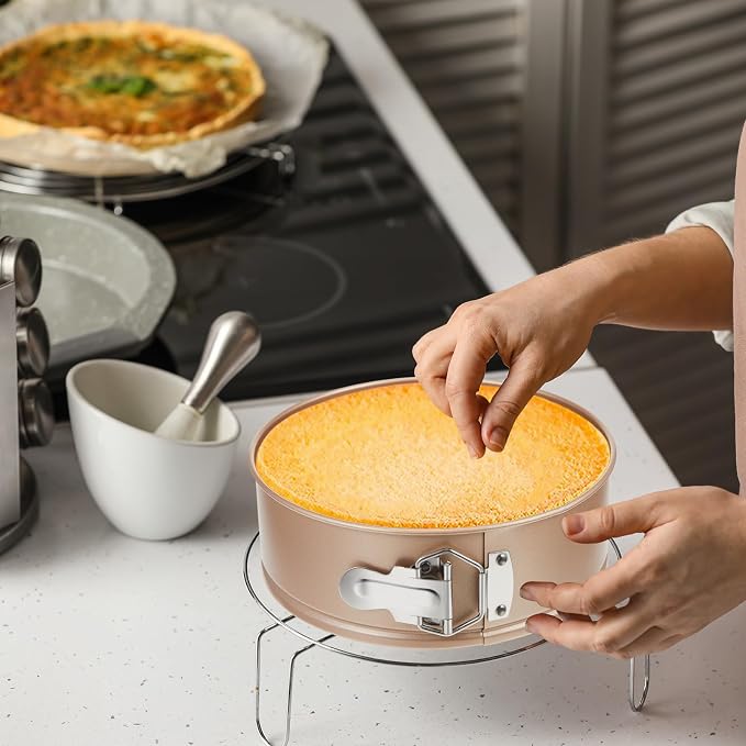 Funnymoom 4 Pcs 7 Inch Non Stick Springform Pan with Removable Bottom Carbon Steel Round Springform Cheesecake Pan with Stainless Steel Spring Buckles for Baking Kitchens Restaurant(Champagne Gold)