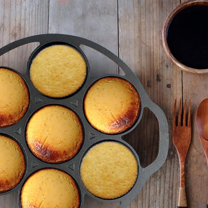 YOLOPLUS+ Pre-seasoned Cast Iron Muffin Pan with Heat Resistant Gloves，11.2 Inch 7 Cups Biscuit Pan with Handle for Biscuits, Cupcake,Muffins, and Scones