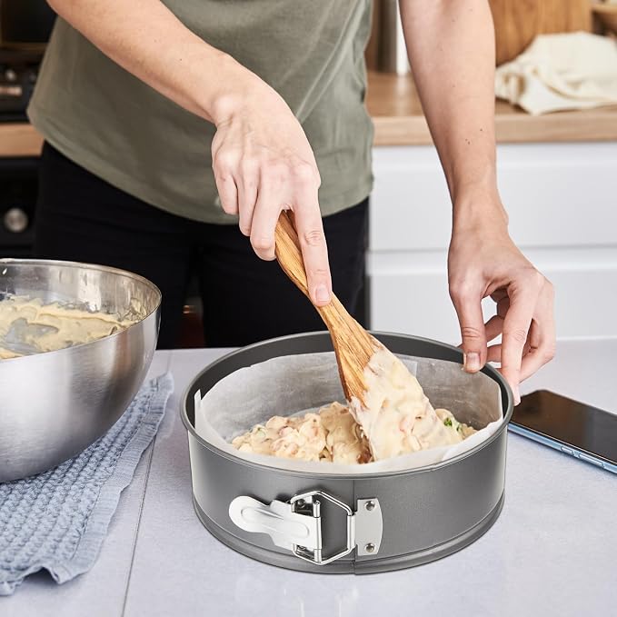 Funnymoom 4 Pcs 8 Inch Non Stick Springform Pan with Removable Bottom Carbon Steel Round Springform Cheesecake Pan with Stainless Steel Spring Buckles for Baking Kitchens Restaurant(Gray)
