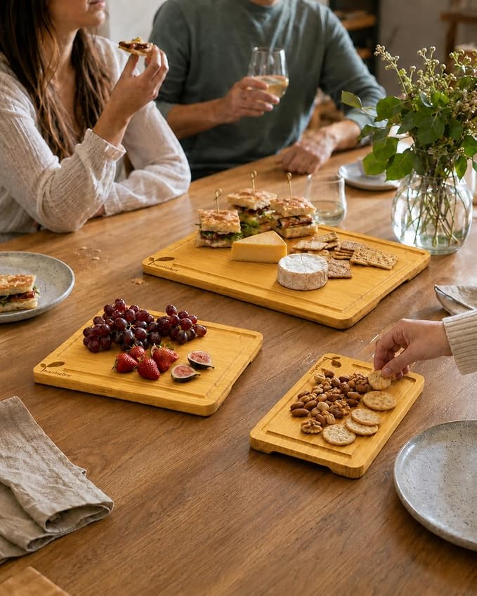 Bamboo Cutting Board Set with Holder, Set of 3 Wooden Cutting Boards for Kitchen, Butcher Block Carbonized Chopping Boards for Small Kitchen, Apartment, Meal Prep, Meat, Vegetables and Fruit