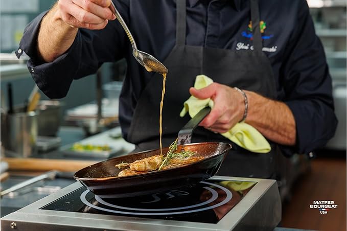 Matfer Bourgeat Black Carbon Steel Frying Pan, 9 3/8"
