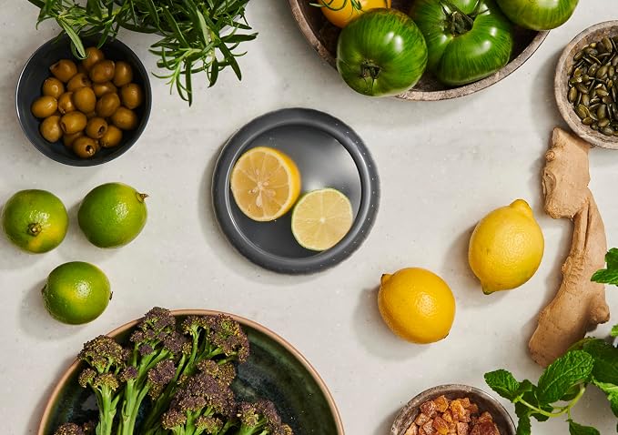 CULINARE Food Saver, Airtight Fresh Food Storage Helps Reduce Food Waste, Keep Fruit and Vegetables Fresher for Longer, Easy Twist Open Food Container