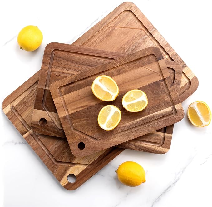 WILLKOMMEN Acacia Wood Cutting Board for Kitchen, 3-Piece Chopping Boards Set with Stand, Juice Groove, Handles & Hanging Holes, Butcher Block for Meat, Vegetables (Small, Medium, Large)