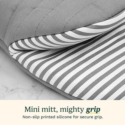 Cuisinart Mini Oven Mitts – 5.5” x 8” Heat-Resistant Kitchen Mitts for Oven with Non-Slip Printed Silicone, Cotton Filling, and Faux Leather Loop – Durable Oven Mitt Set for Cooking & Baking