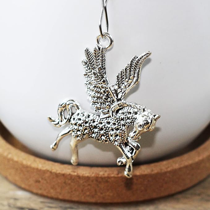 Pegasus tea infuser for loose leaf tea, Tea Maker with fantasy creature charm, Tea Steeper fantasy animals Herbal tea lover gift