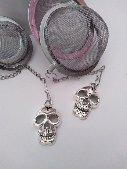 Skull Tea Infuser Strainer Ball - Spooky Home Decor, Goth Themed Decorations