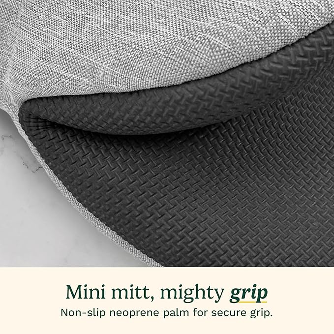 Cuisinart Mini Oven Mitts – 5.5” x 7” Heat-Resistant Kitchen Mitts for Oven with Non-Slip Neoprene Palm, Cotton Filling, and Fabric Loop – Durable Oven Mitt Set for Cooking & Baking (Chambray)