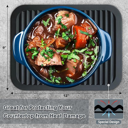 Blue pot with stew on a heat mat, showing dimensions and text about protecting countertops from heat damage.