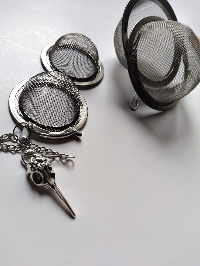 Bird Skull Tea Infuser Ball - Spooky Home Decor, Halloween Gift