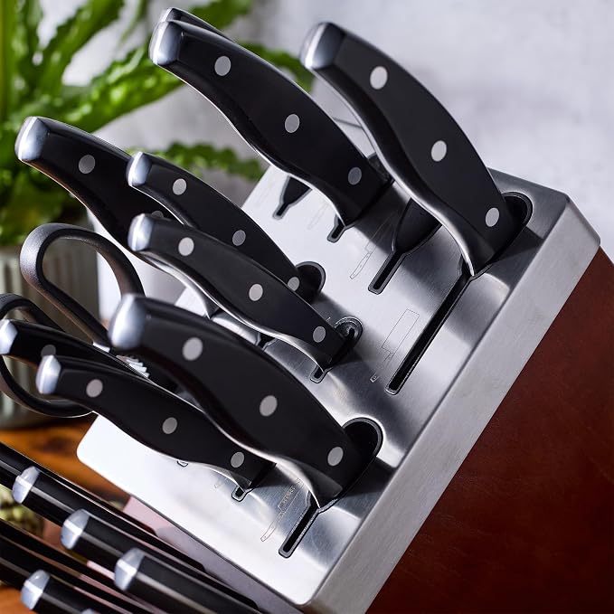 ZWILLING Twin Signature 20-Piece Razor-Sharp German Knife Block Set, Made in Company-Owned German Factory with Special Formula Steel perfected for almost 300 Years, Dishwasher Safe