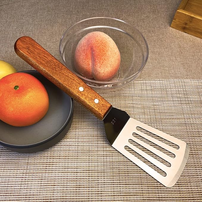 KLAQQED 2Pcs Metal Spatulas Set, Metal Spatula for Cast Iron Skillet, Cooking Utensils Fish Egg Grill Spatula Stainless Steel Slotted Spatula, Wok Flat Top Small Metal Spatula Turner with Wood Handle