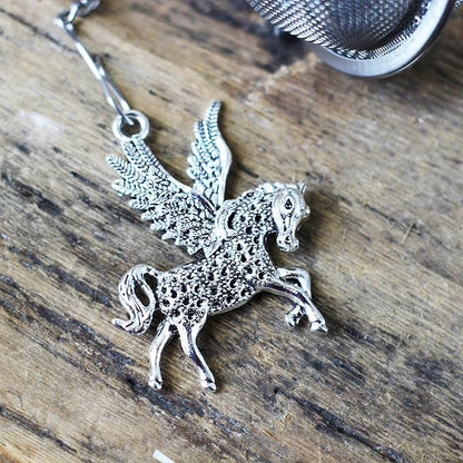 Pegasus tea infuser for loose leaf tea, Tea Maker with fantasy creature charm, Tea Steeper fantasy animals Herbal tea lover gift