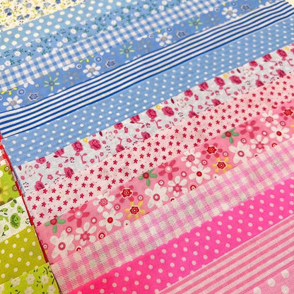 7Pcs 9.8" x 9.8"(25 * 25CM) Cotton Fabric DIY Making Supplies Quilting Patchwork Fabric Fat Quarter Bundles DIY for Quilting Cotton Patchwork Cushions (red/Green, 9.8" x 9.8")