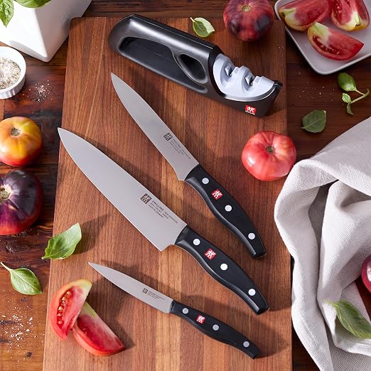 ZWILLING Twin Signature 4-Piece Razor-Sharp German Knife Set, Made in Company-Owned German Factory with Special Formula Steel perfected for almost 300 Years, Dishwasher Safe