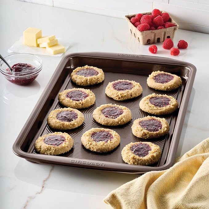 Circulon Nonstick Bakeware, Nonstick Cookie Sheet / Baking Sheet - 10 Inch x 15 Inch, Chocolate Brown