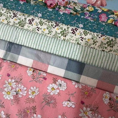 7Pcs 9.8" x 9.8"(25 * 25CM) Cotton Fabric DIY Making Supplies Quilting Patchwork Fabric Fat Quarter Bundles DIY for Quilting Cotton Patchwork Cushions (Small Flowers Mix, 9.8" x 9.8")