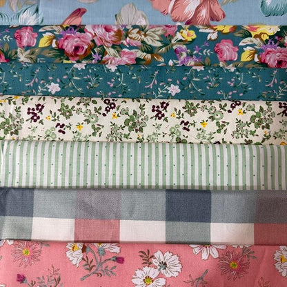 7Pcs 9.8" x 9.8"(25 * 25CM) Cotton Fabric DIY Making Supplies Quilting Patchwork Fabric Fat Quarter Bundles DIY for Quilting Cotton Patchwork Cushions (Small Flowers Mix, 9.8" x 9.8")